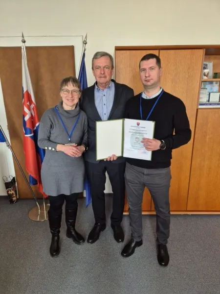 ODOVZDÁVANIE OSVEDČENÍ O ZHODE